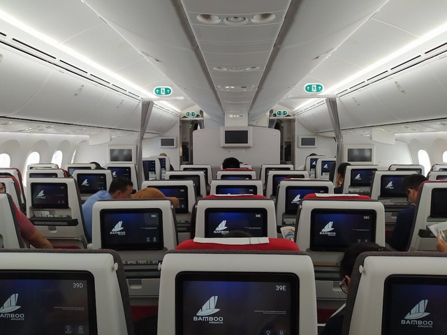 Bamboo Airways chính thức khai thác chuyến bay thương mại đầu tiên bằng Boeing 787-9 Dreamliner - Ảnh 8.