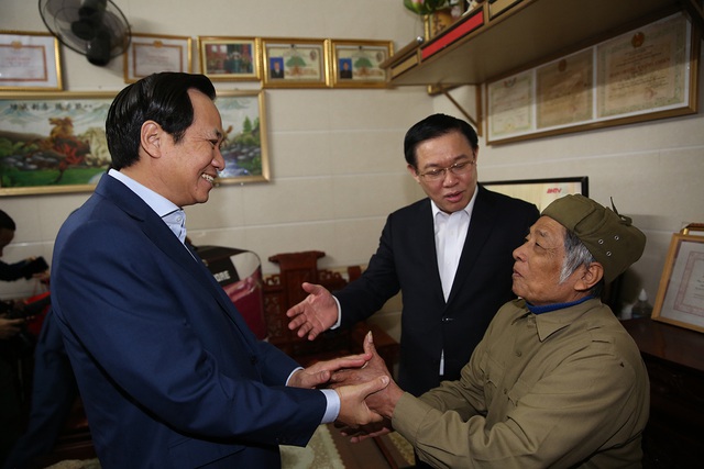 Phó Thủ tướng dâng hương Chủ tịch Hồ Chí Minh, thăm người có công Nghệ An  - Ảnh 3.