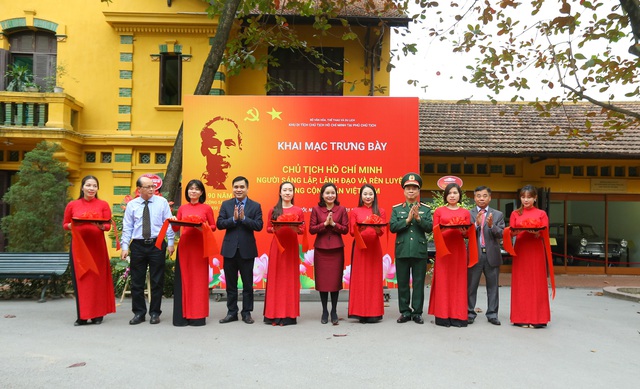 Trưng bày hơn 90 ảnh tư liệu quý về &quot;Chủ tịch Hồ Chí Minh – Người sáng lập, lãnh đạo và rèn luyện Đảng cộng sản Việt Nam&quot; - Ảnh 1.