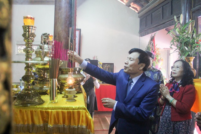 Phủ thờ và Lăng mộ Diên Khánh Vương đón nhận bằng xếp hạng Di tích quốc gia - Ảnh 1.