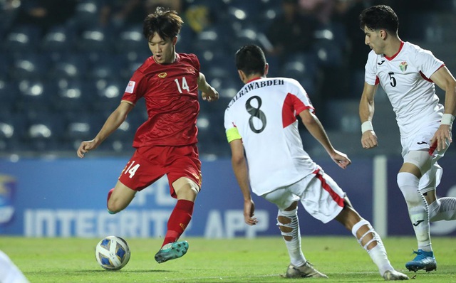 Gặp đối thủ khó, U23 Việt Nam tiếp tục bị cầm chân - Ảnh 1.