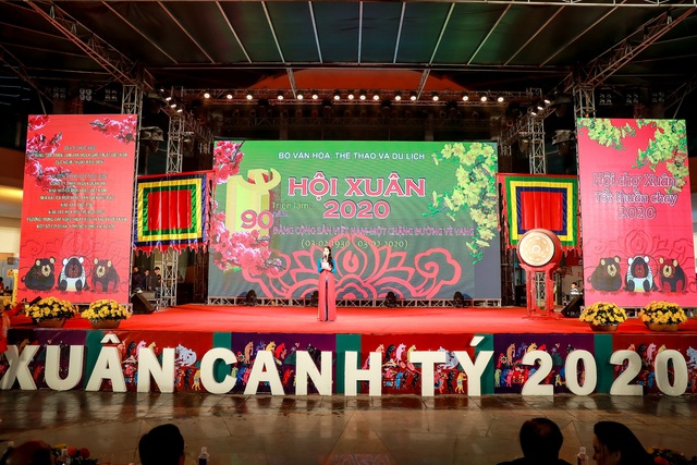 Khai mạc Hội chợ xuân 2020 tại Hà Nội, lan tỏa thông điệp &quot;Ăn thuần chay - Tạo hòa bình&quot; - Ảnh 1.