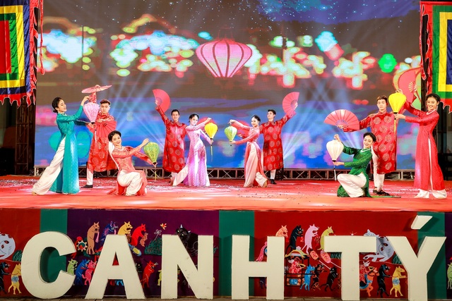 Khai mạc Hội chợ xuân 2020 tại Hà Nội, lan tỏa thông điệp &quot;Ăn thuần chay - Tạo hòa bình&quot; - Ảnh 8.