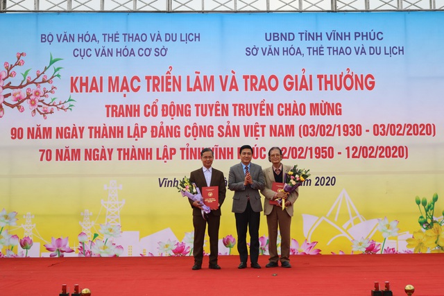 Trao giải tranh cổ động tuyên truyền chào mừng kỷ niệm 90 năm Ngày thành lập Đảng Cộng sản Việt Nam - Ảnh 3.