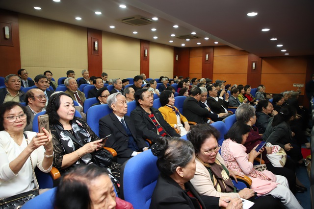 Bộ trưởng Nguyễn Ngọc Thiện gặp mặt các cán bộ hưu trí ngành VHTTDL - Ảnh 2.