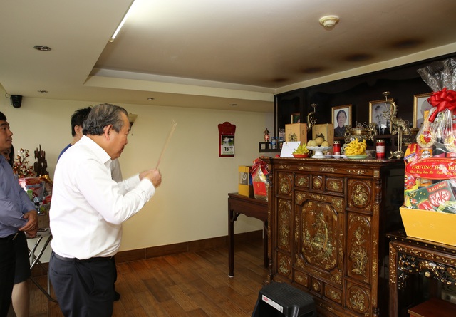 Phó Thủ tướng Thường trực Chính phủ Trương Hòa Bình thăm gia đình các đồng chí nguyên lãnh đạo Đảng, Nhà nước - Ảnh 2.