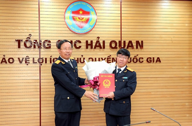 Tổng cục Hải Quan, Bệnh viện Bạch Mai bổ nhiệm lãnh đạo - Ảnh 1.