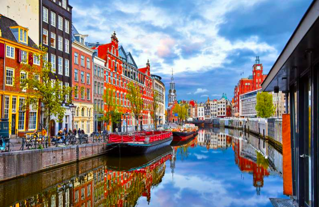 Amsterdam khuyến khích thanh niên tìm việc và đi học bằng cách xoá bớt nợ - Ảnh 1.