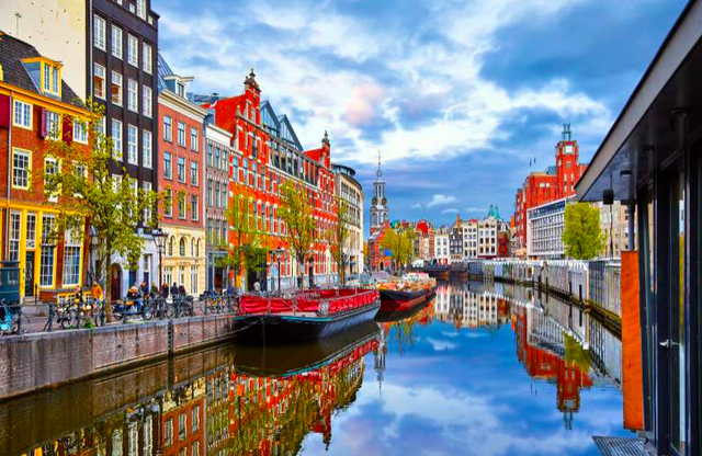 Amsterdam khuyến khích thanh niên tìm việc và đi học bằng cách xoá bớt nợ - Ảnh 1. Amsterdam khuyến khích thanh niên tìm việc và đi học bằng cách xoá bớt nợ - Ảnh 1.
