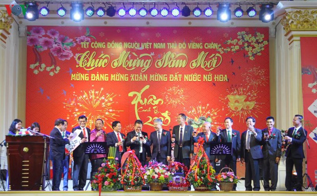 Cộng đồng Kiều bào tại Lào, Đức và Trung Quốc tưng bừng tổ chức Tết cộng đồng chào mừng Xuân Canh Tý - Ảnh 1. Cộng đồng Kiều bào tại Lào, Đức và Trung Quốc tưng bừng tổ chức Tết cộng đồng chào mừng Xuân Canh Tý - Ảnh 1.