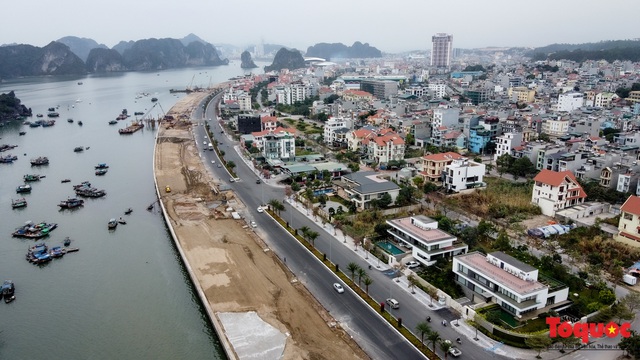 Quảng Ninh: Chiêm ngưỡng toàn cảnh khu &quot;phố nhà giàu&quot; ở ven biển Hạ Long - Ảnh 1.