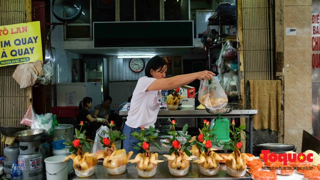 Hà Nội: Đi &quot;chợ nhà giàu&quot;, 10 phút là sắm đủ mâm cỗ Tết - Ảnh 4.