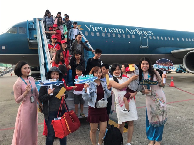 Đà Nẵng chào đón chuyến bay đầu tiên năm Canh Tý 2020 - Ảnh 1.