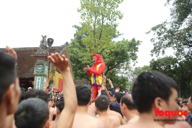Lễ hội rước pháo khổng lồ ở làng Đồng Kỵ - Ảnh 13.