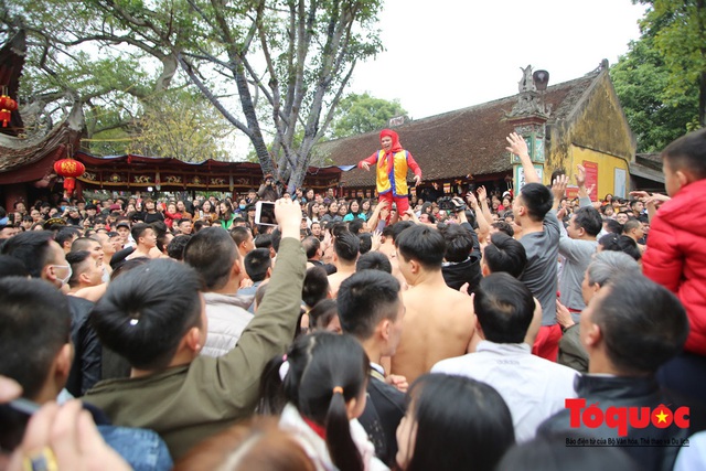 Lễ hội rước pháo khổng lồ ở làng Đồng Kỵ - Ảnh 11.