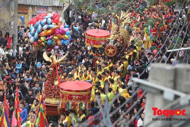 Lễ hội rước pháo khổng lồ ở làng Đồng Kỵ - Ảnh 4.