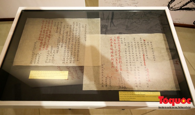 Khai mạc triển lãm &quot;Thư pháp của các Hoàng đế nhà Nguyễn&quot; - Ảnh 13.
