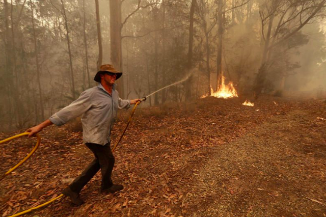 Quân đội Australia vào cuộc, cử 3000 lính đối phó khủng hoảng cháy rừng - Ảnh 1.