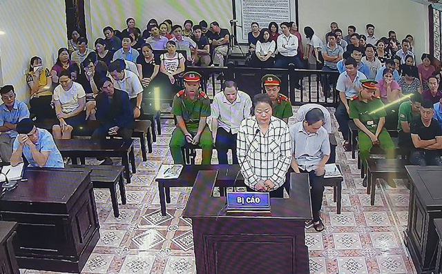 Hà Giang: Kỷ luật khiển trách 13 cán bộ, đảng viên liên quan đến gian lận thi cử  - Ảnh 1.