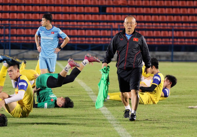Thất bại trước UAE tại ASIAD khiến thầy trò HLV Park Hang-seo gặp chút áp lực - Ảnh 1.