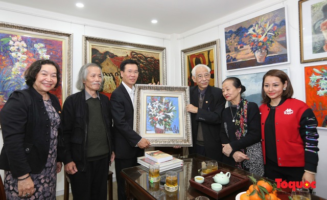 Trưởng ban Tuyên giáo T.Ư chúc tết gia đình Họa sỹ Trần Khánh Chương - Ảnh 7.