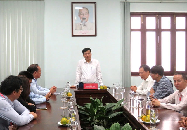 Bộ trưởng Nguyễn Ngọc Thiện thăm và làm việc với trường Đại học Văn hóa TP. Hồ Chí Minh - Ảnh 1.