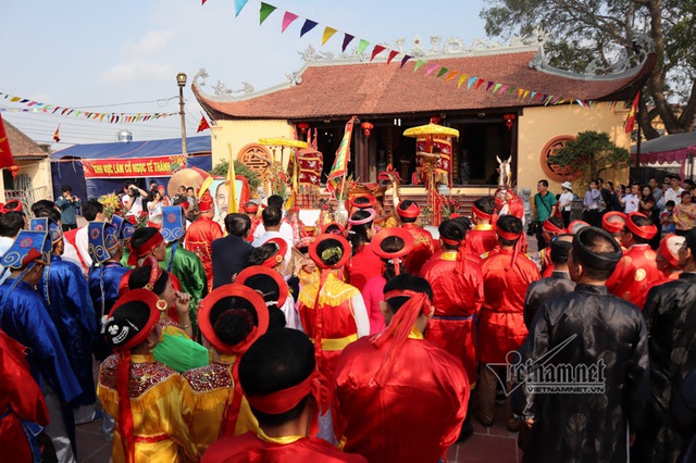 Bắc Ninh: 4 năm không thực hành nghi lễ chém lợn trong lễ hội làng Ném Thượng - Ảnh 1.