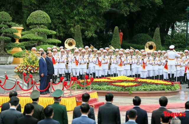 Thủ tướng Nguyễn Xuân Phúc chủ trì lễ đón trọng thể thủ tướng Nhật Bản Yoshihide Suga - Ảnh 3.