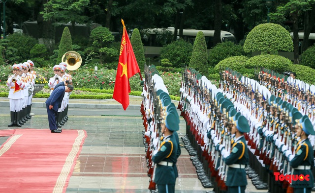 Thủ tướng Nguyễn Xuân Phúc chủ trì lễ đón trọng thể thủ tướng Nhật Bản Yoshihide Suga - Ảnh 4.