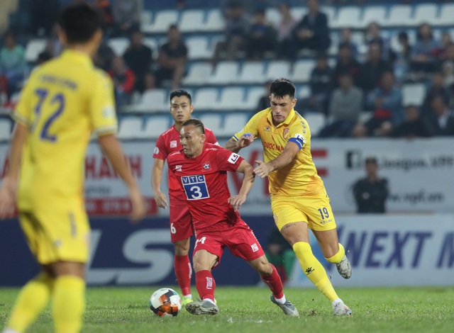 Vòng 5 giai đoạn 2 V-League 2020: Nam Định, Quảng Nam sẽ trụ hạng với điều kiện nào? - Ảnh 1.