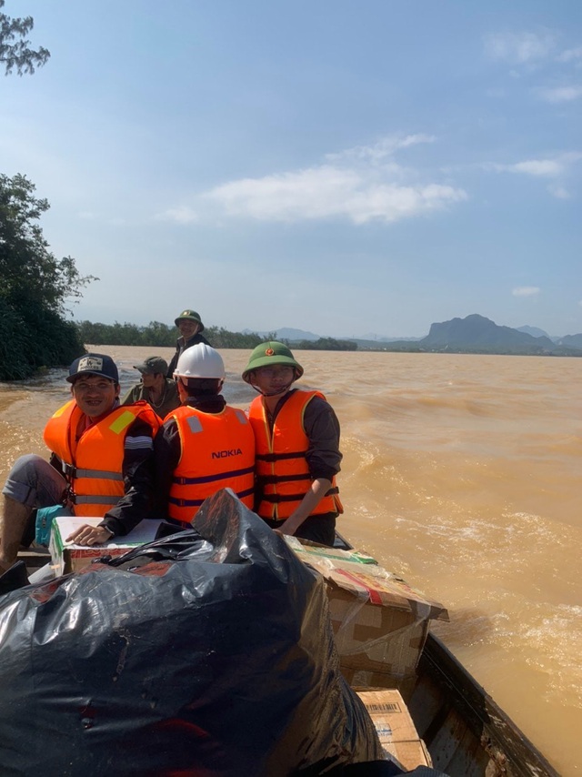 Thư nhắn gửi học trò vùng lũ nhân ngày đầu đi học lại của thầy Hiệu trưởng khiến triệu con tim xúc động - Ảnh 1.