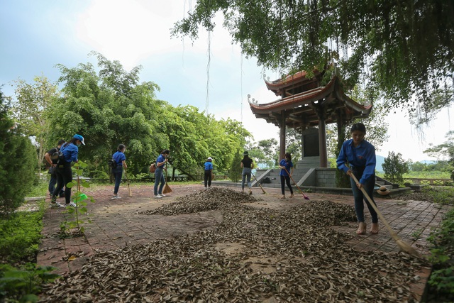 Đoàn thanh niên VP Bộ VHTTDL tổ chức &quot;Hành trình Về nguồn&quot; tại Tuyên Quang - Ảnh 1.