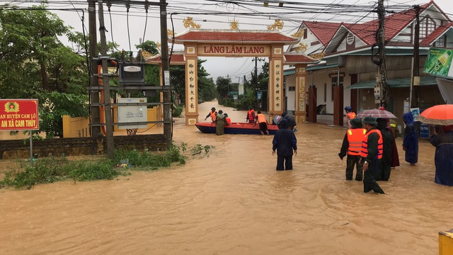 Các tỉnh miền Trung chịu nhiều thiệt hại do mưa lũ - Ảnh 5.
