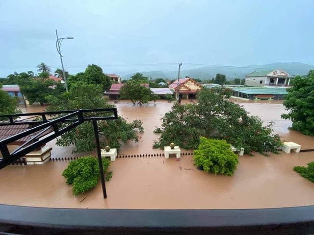 Các tỉnh miền Trung chịu nhiều thiệt hại do mưa lũ - Ảnh 3.