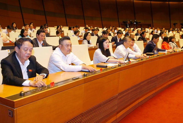 Quốc hội chính thức miễn nhiệm ông Chu Ngọc Anh, Lê Minh Hưng - Ảnh 1.