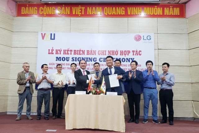 Sinh viên Đại học Công nghệ thông tin Việt – Hàn được thực tập và có cơ hội làm việc sau khi tốt nghiệp tại LG - Ảnh 1.