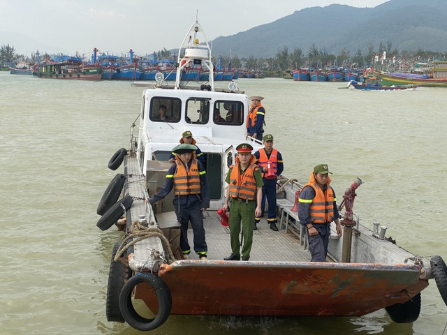 Ứng phó bão Vamco: Đà Nẵng sơ tán hơn 92.000 người - Ảnh 9.