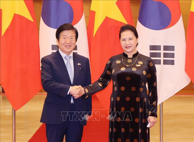 Chủ tịch Quốc hội Nguyễn Thị Kim Ngân đón, hội đàm với Chủ tịch Quốc hội Hàn Quốc - Ảnh 1. Chủ tịch Quốc hội Nguyễn Thị Kim Ngân đón, hội đàm với Chủ tịch Quốc hội Hàn Quốc - Ảnh 1.