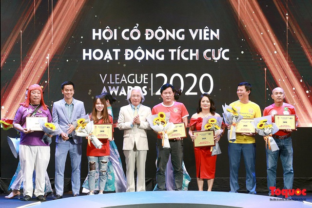 Ấn tượng V.League Awards 2020: Tôn vinh câu lạc bộ, các cá nhân… có thành tích xuất sắc nhất mùa giải - Ảnh 15.