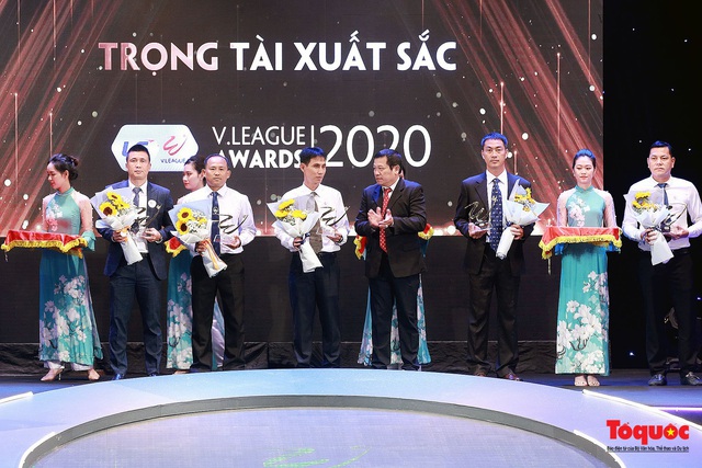 Ấn tượng V.League Awards 2020: Tôn vinh câu lạc bộ, các cá nhân… có thành tích xuất sắc nhất mùa giải - Ảnh 14.