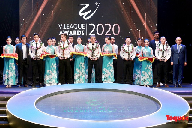 Ấn tượng V.League Awards 2020: Tôn vinh câu lạc bộ, các cá nhân… có thành tích xuất sắc nhất mùa giải - Ảnh 13.