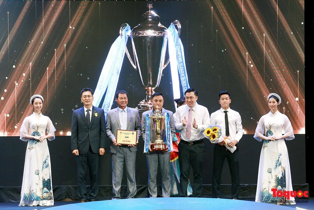 Ấn tượng V.League Awards 2020: Tôn vinh câu lạc bộ, các cá nhân… có thành tích xuất sắc nhất mùa giải - Ảnh 5.