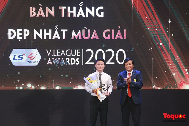 Ấn tượng V.League Awards 2020: Tôn vinh câu lạc bộ, các cá nhân… có thành tích xuất sắc nhất mùa giải - Ảnh 10.