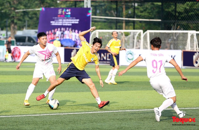 Dàn sao đình đám của bóng đá và showbiz Việt góp mặt ở giải đấu từ thiện vì miền Trung - Ảnh 8.