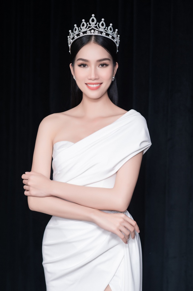 Giám đốc truyền thông Miss International khen ngợi vẻ đẹp của Á hậu Phương Anh - Ảnh 1.