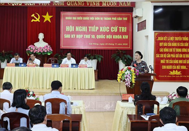 Chủ tịch Quốc hội Nguyễn Thị Kim Ngân tiếp xúc cử tri quận Cái Răng, thành phố Cần Thơ - Ảnh 2.