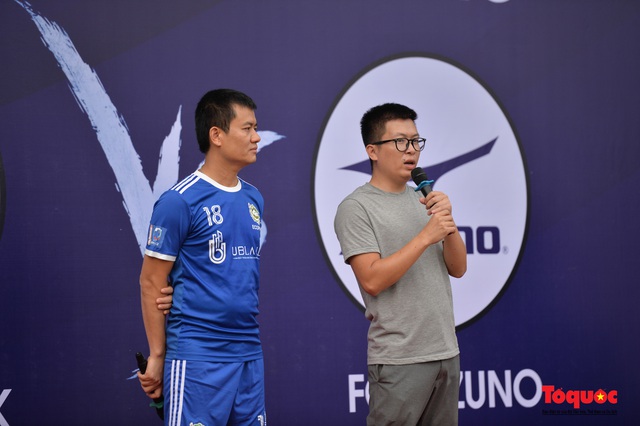 Nghệ sỹ, cầu thủ tham gia trận bóng vận động ủng hộ đồng bào miền Trung - Ảnh 6.