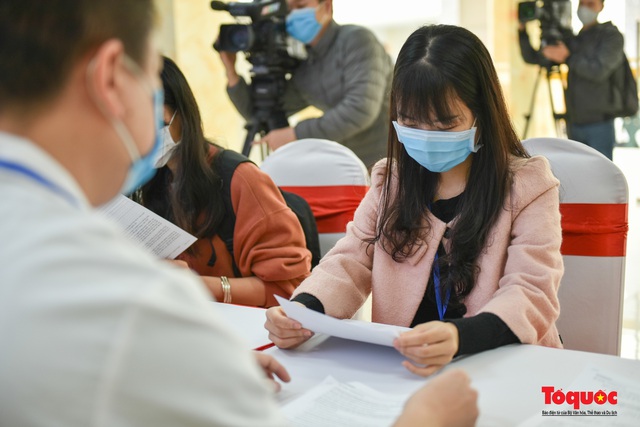 Chùm ảnh:Nhiều  tình nguyện sẵng sàng đăng ký tiêm thử nghiệm vaccine COVID-19 &quot;Made in Việt Nam&quot; - Ảnh 3.
