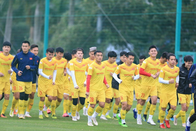 Trung vệ Nguyễn Văn Việt: &quot;Thời tiết lạnh khiến cầu thủ dễ chấn thương&quot; - Ảnh 1.