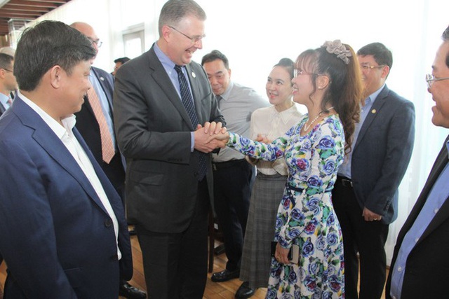  Đại sứ Hoa Kỳ thăm và làm việc với HDBank, Vietjet - Ảnh 2.